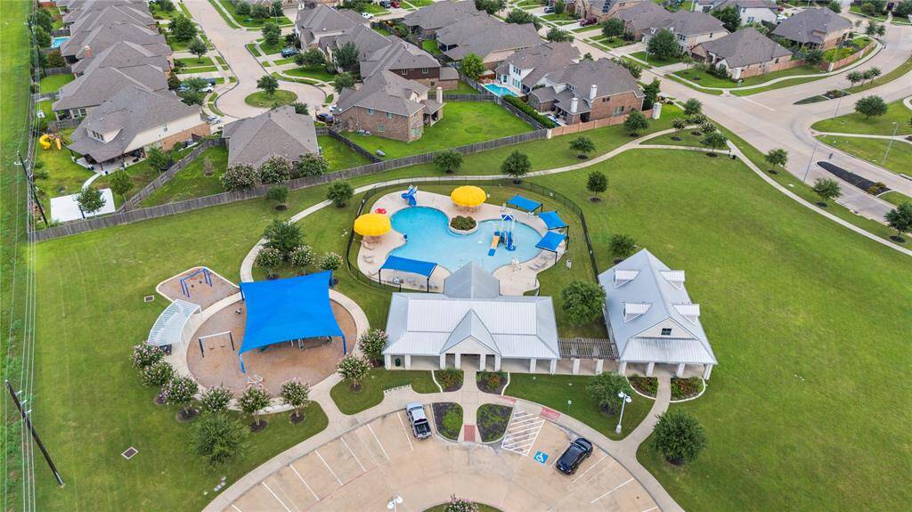 Three pool areas to visit throughout the neighborhood.