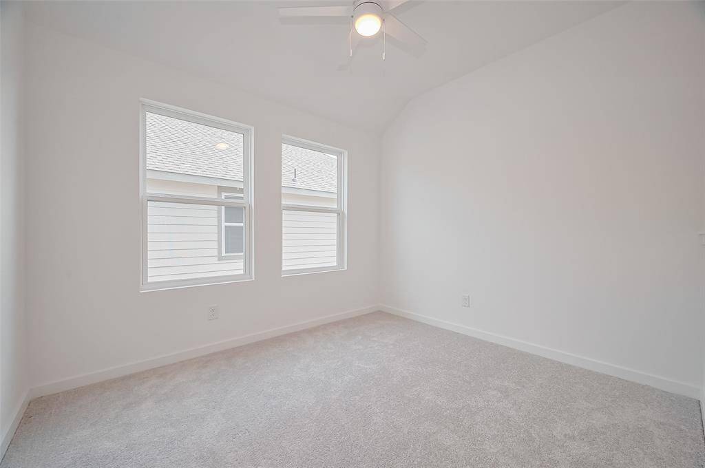 Flexible open-concept area that can adapt to your needs.