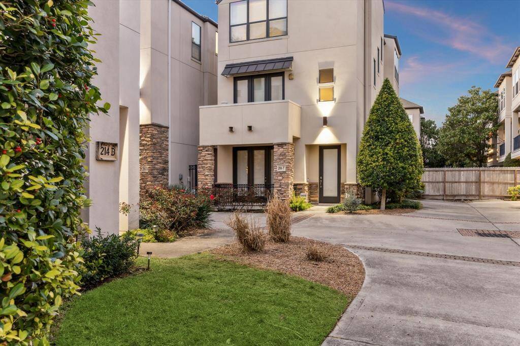 A charming extended community.
