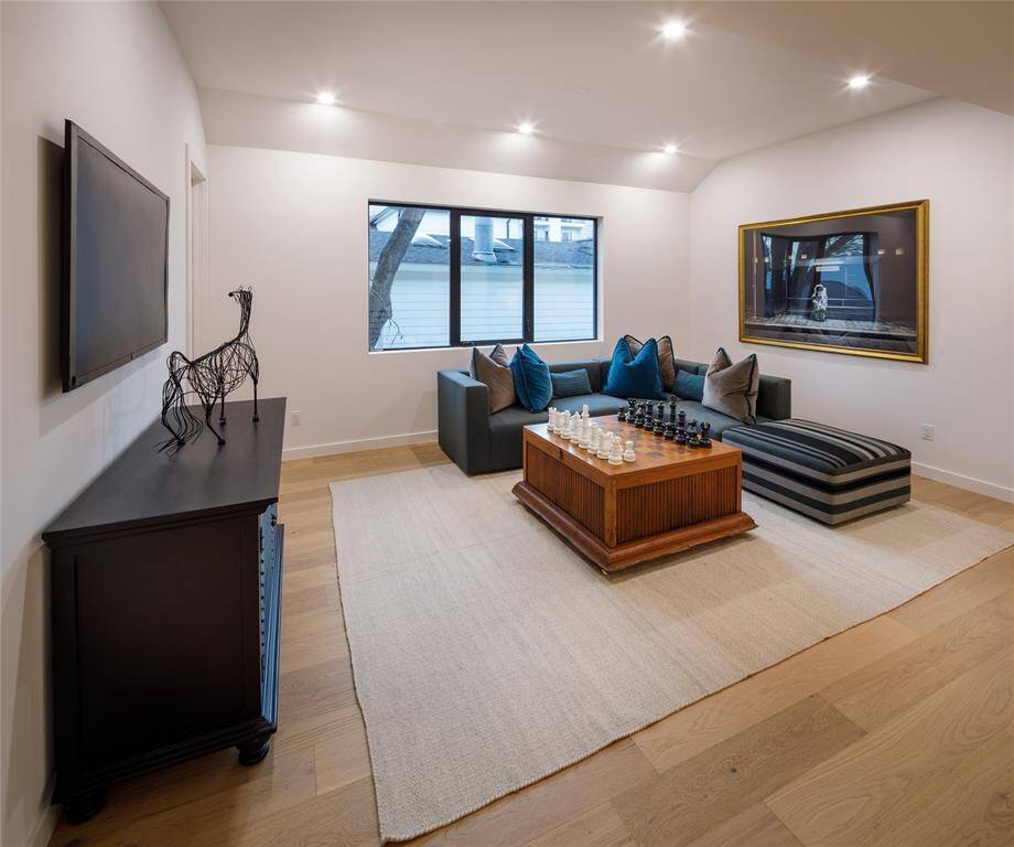 Spacious and amazing space for family and friends to gather and watch sports or good movie