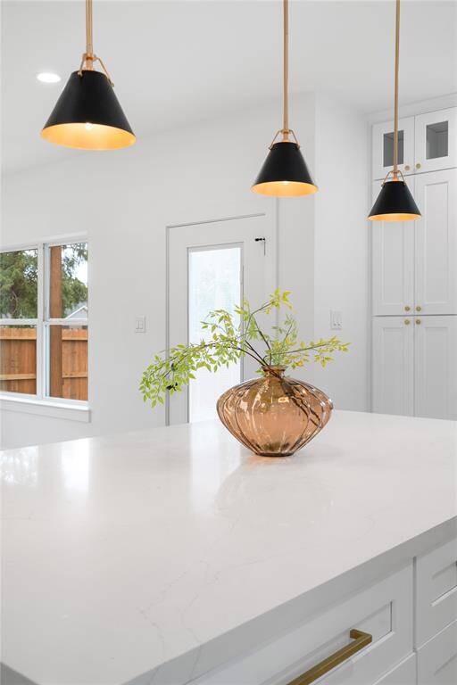Closer look to a thoughtful details in fixtures and finishes.