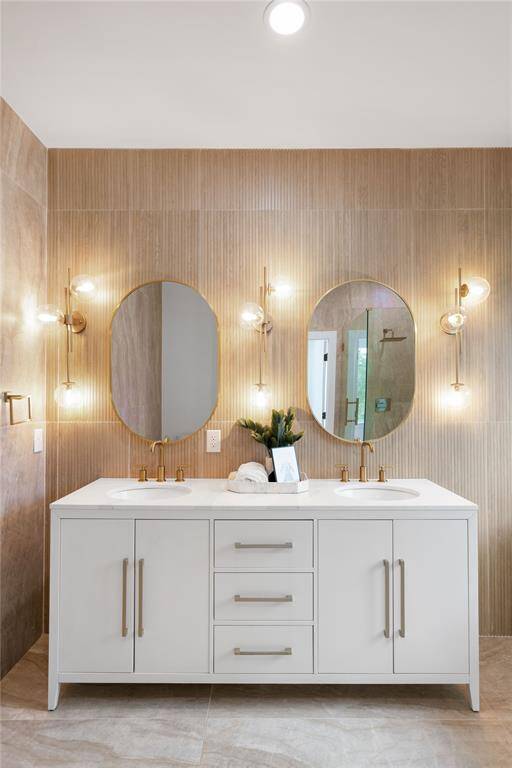 One more look at this Bathroom