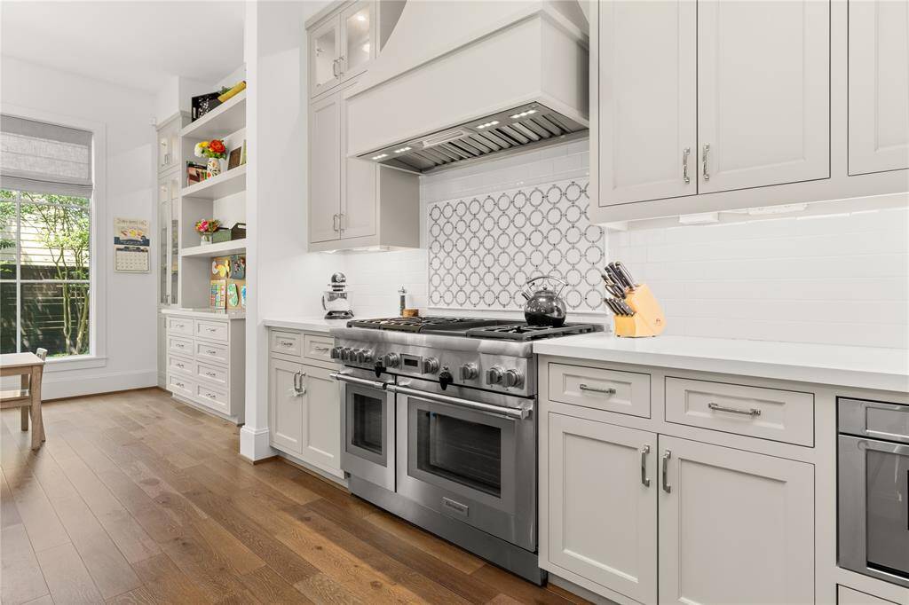 Under cabinet lighting,