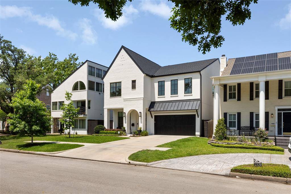Brick & Stucco exterior