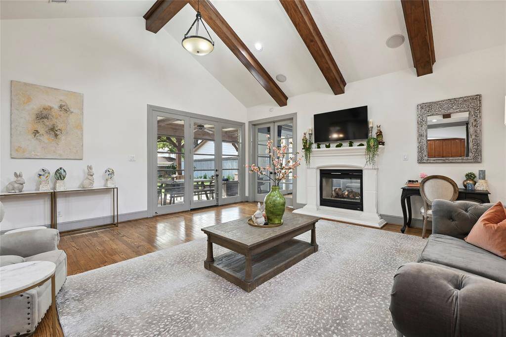 Another angle of the stunning living area!