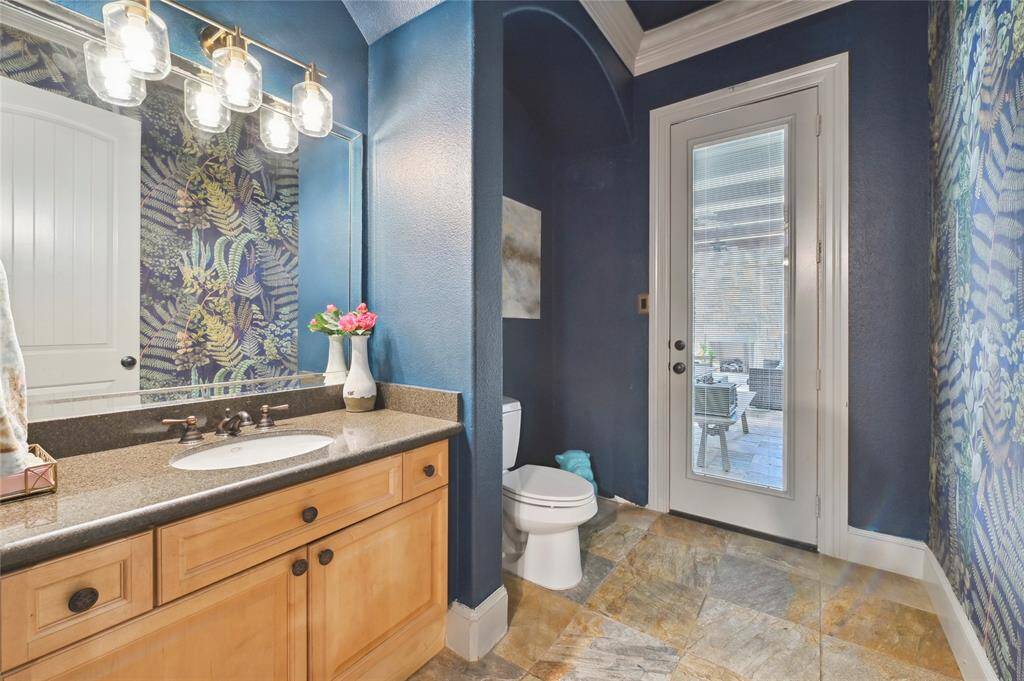 Downstairs powder room!