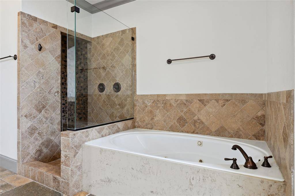 Soaker tub and gorgeous walk-in shower!