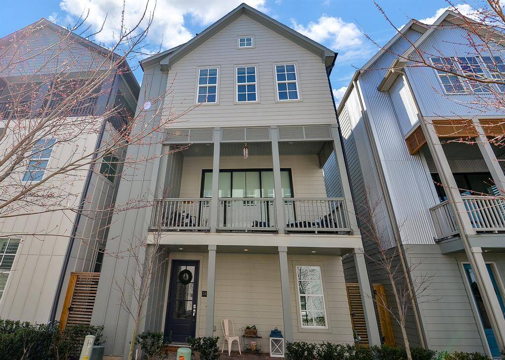 Located in the heart of Spring Branch on 38 acres of land, Kolbe Farms features homes with front porches and back patios, reminiscent of years past when people enjoyed spending time outside, enjoying family, friends & fun.
