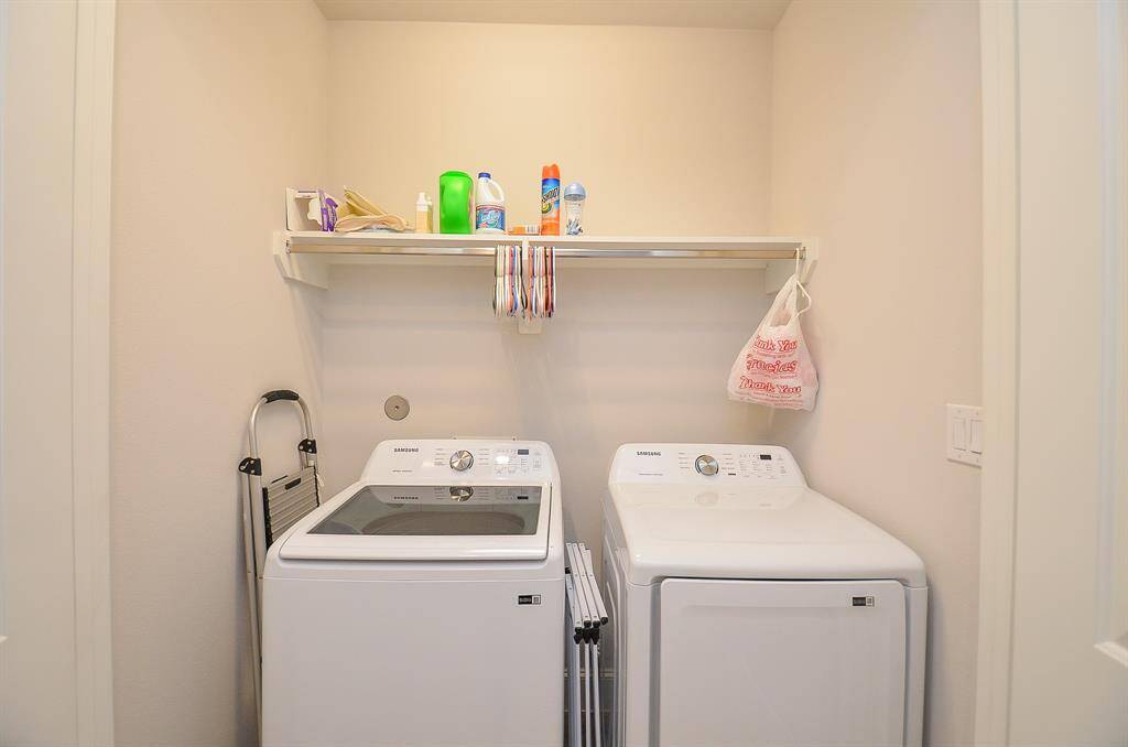Washer/Dryer convey.