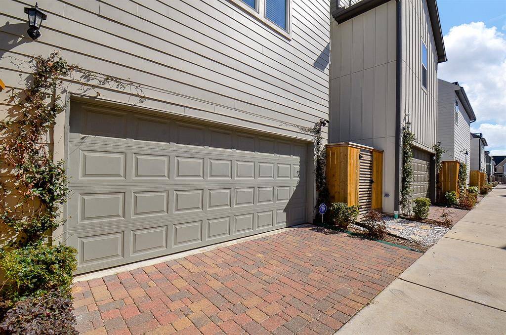 In addition to enjoying your beautiful new home, you can visit the community lake, hike on the jogging trail, take your dog to the dog park and relax at the pool.