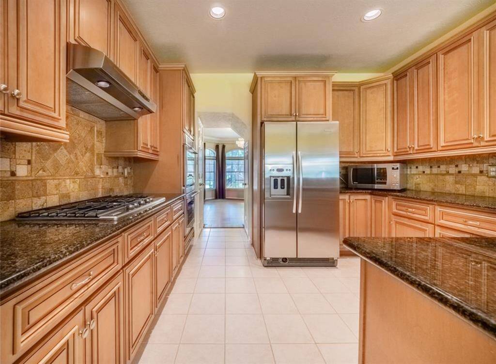 Stainless-Steel appliances included
