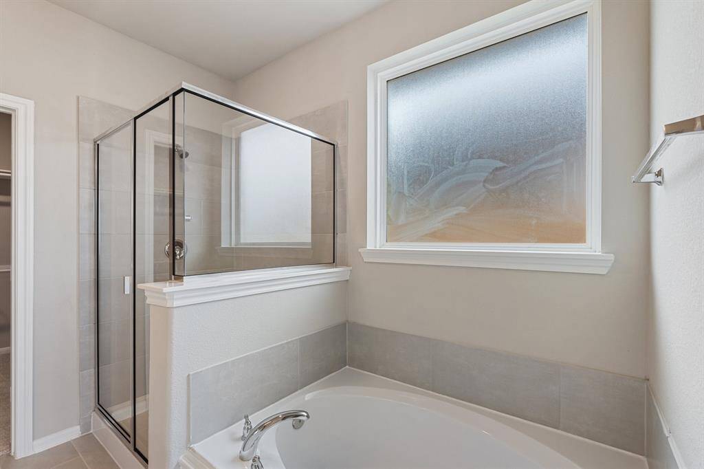 Note: Sample product photo. Actual exterior and interior selections may vary by homesite.