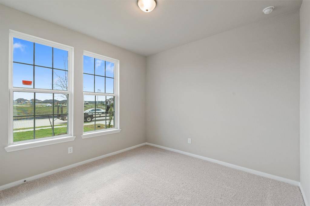 Note: Sample product photo. Actual exterior and interior selections may vary by homesite.