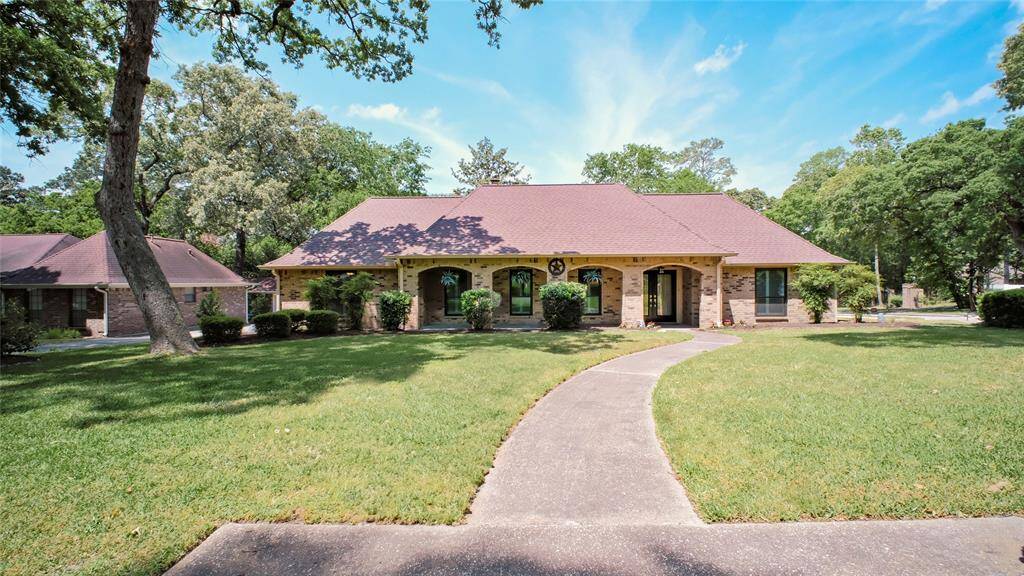 This corner lot is amazing!