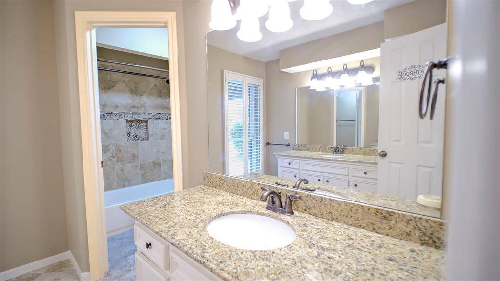 Dual sink bathroom