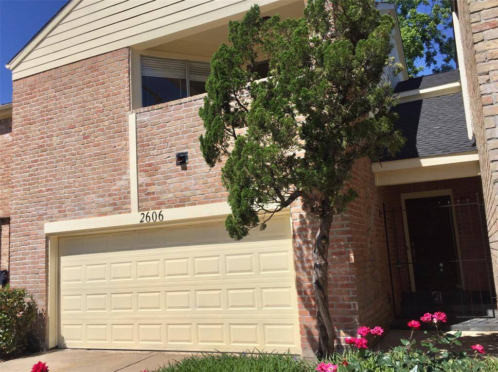FRESHLY UPDATED TOWNHOME inside Loop 610.  TWO large BEDROOM SUITES with private baths and TWO car garage. Near RIVEROAKS Shopping district.