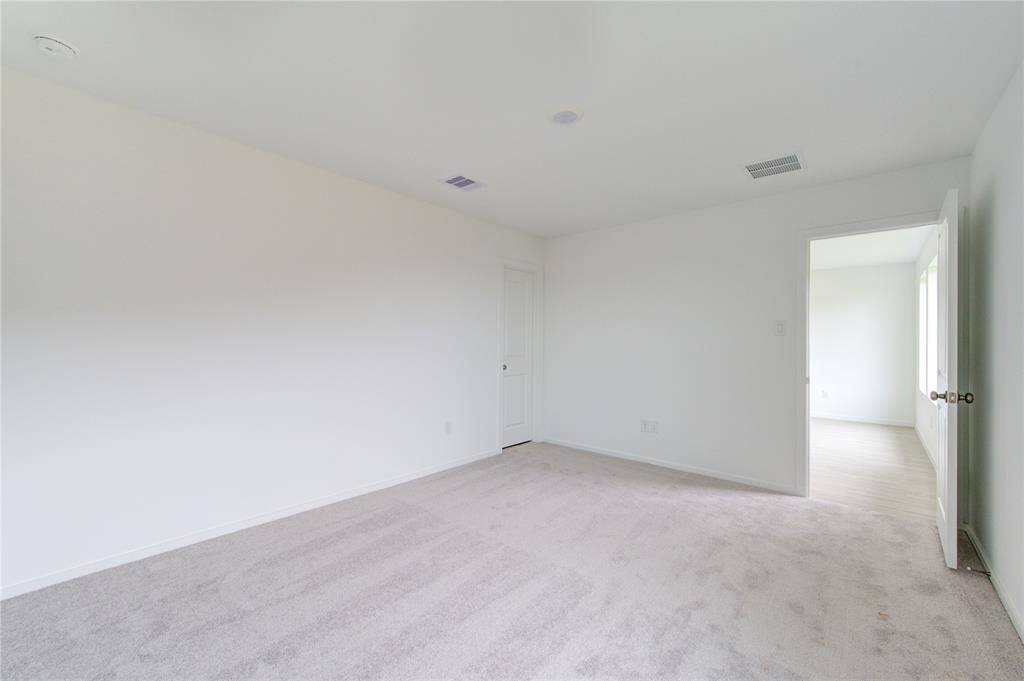 Fresh white color scheme and simple finish