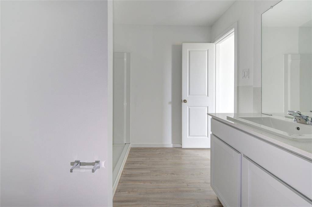 Bright, modern bathroom with a clean and minimalist design