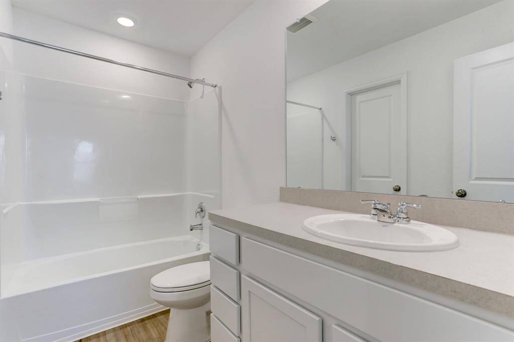 2nd bathroom