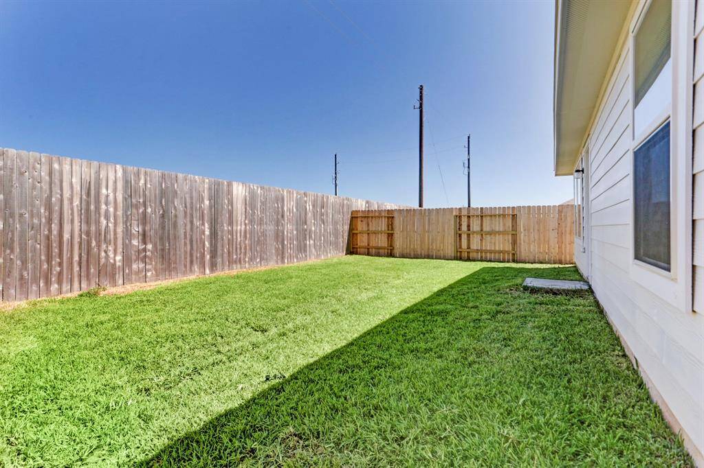 Backyard has sprinkler zone also!