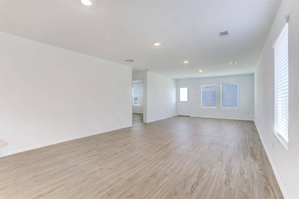 Plenty of space for family to relax and enjoy!