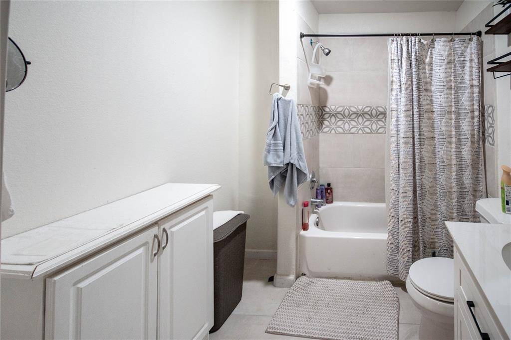 Bath for unit four