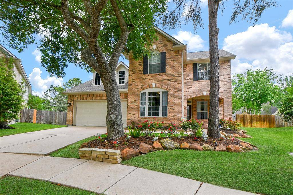 This 2-story brick treasure offers stunning curb appeal. Inside, there are 4 bedrooms and 2.5 bathrooms, all gracing a huge 11,459 square-foot-lot with 2,623 square-feet of interior living space.