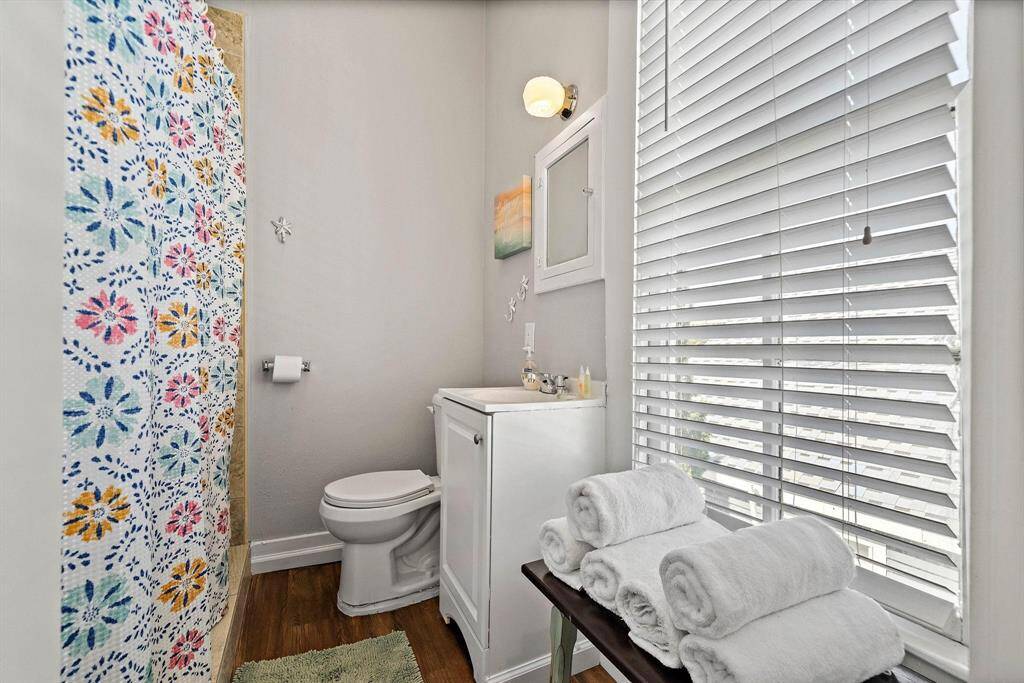 Unit 2 - Bathroom