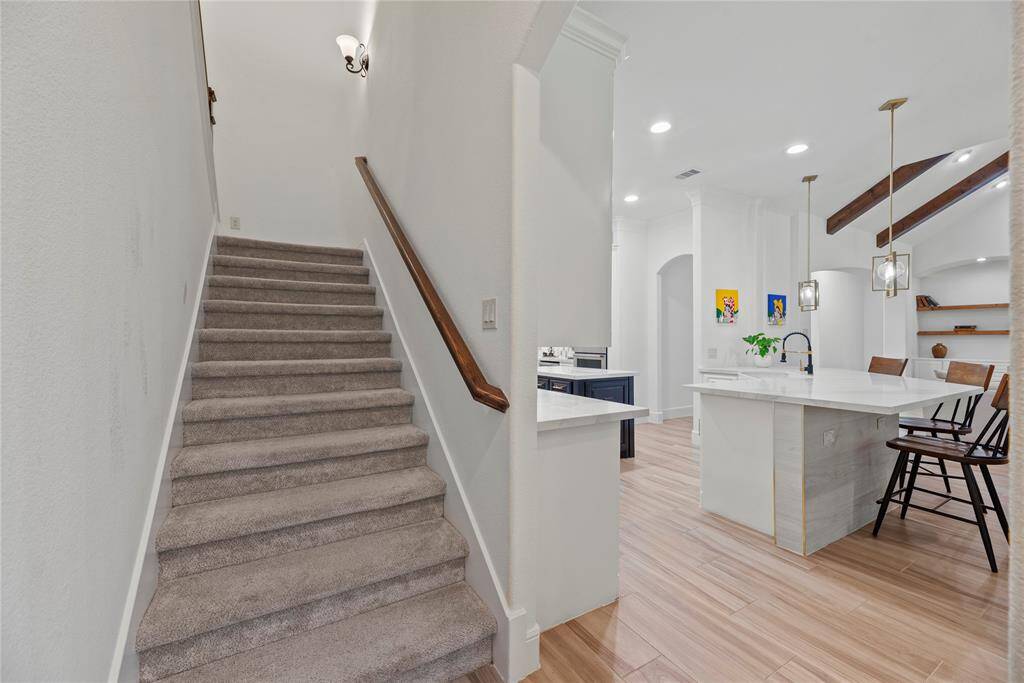Now let's take a look upstairs.