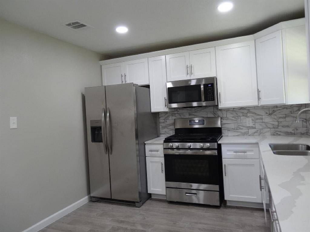 All stainless steel appliances too