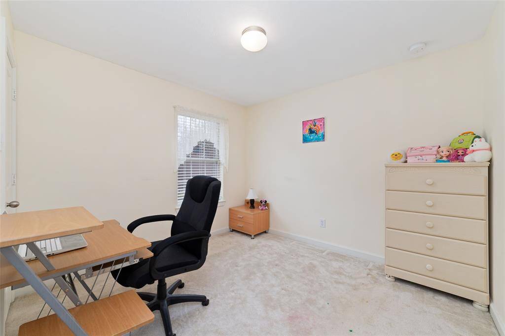 3rd bedroom (upstairs)