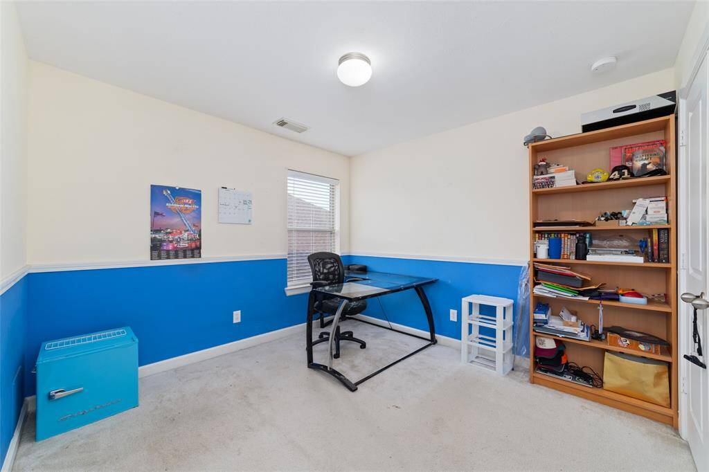 4th bedroom (upstairs)