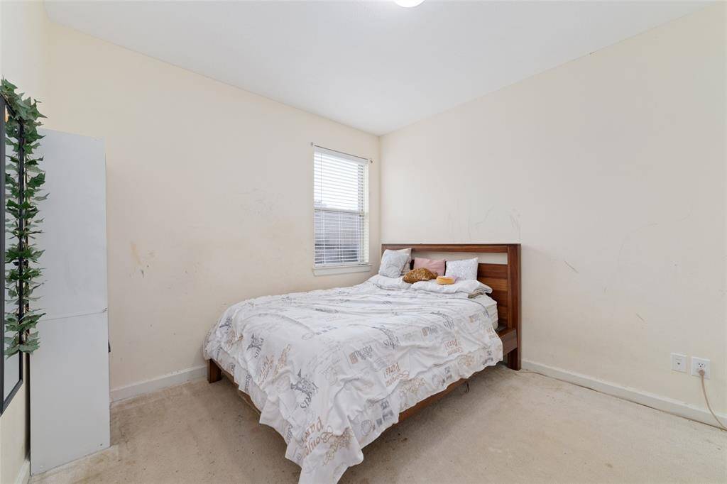5th Bedroom (1st floor)