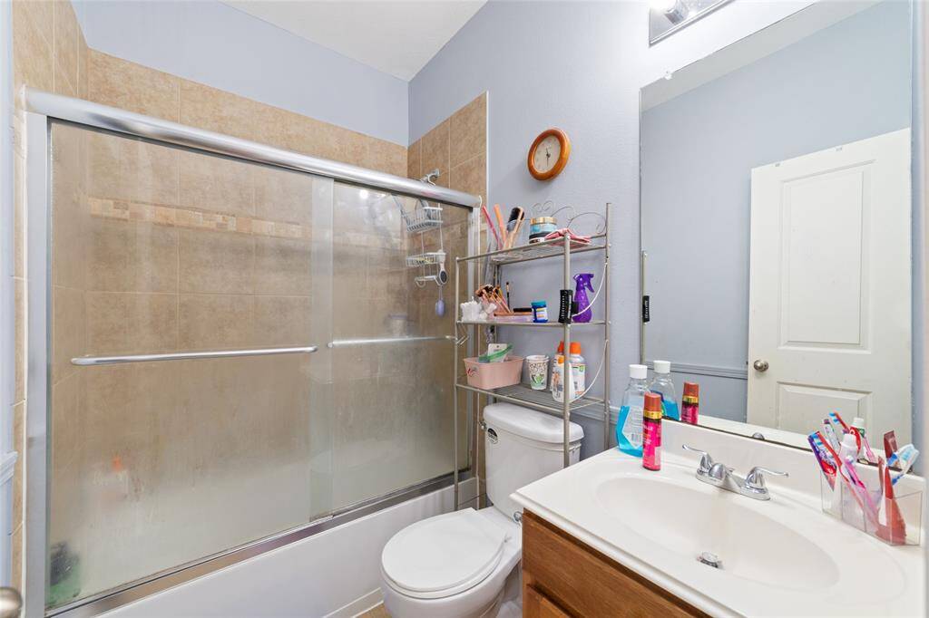 Full Bathroom (1st floor)