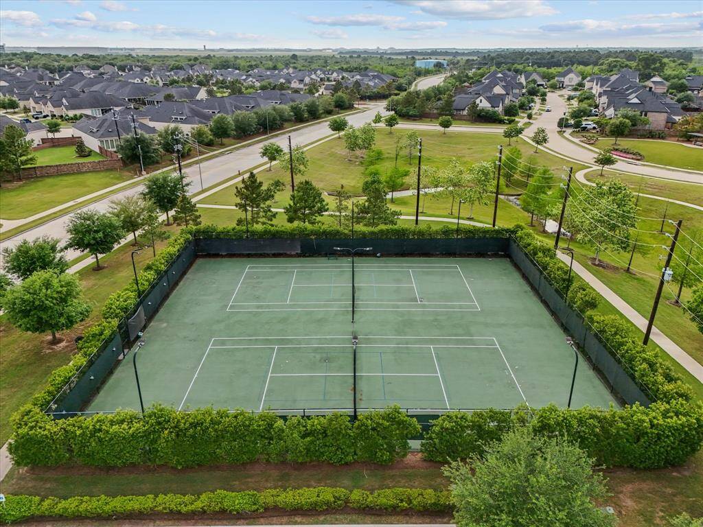 Neighborhood amenities