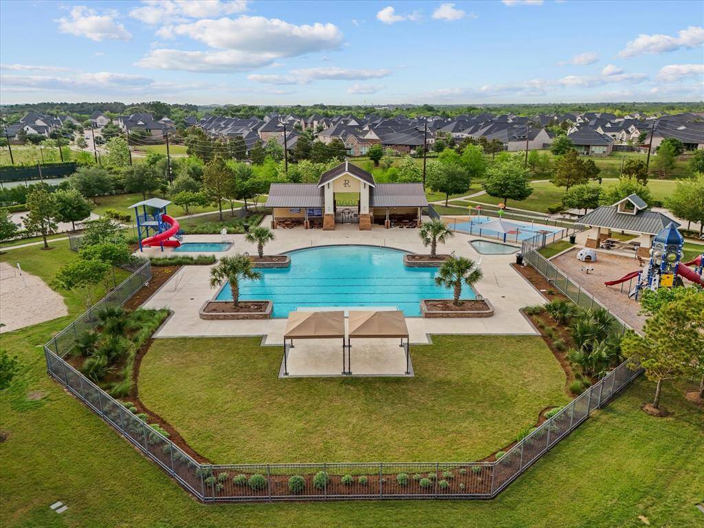 Aerial view of the neighborhood amenities