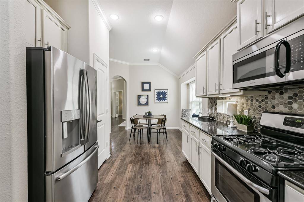 A well equipped kitchen will delight your home chef