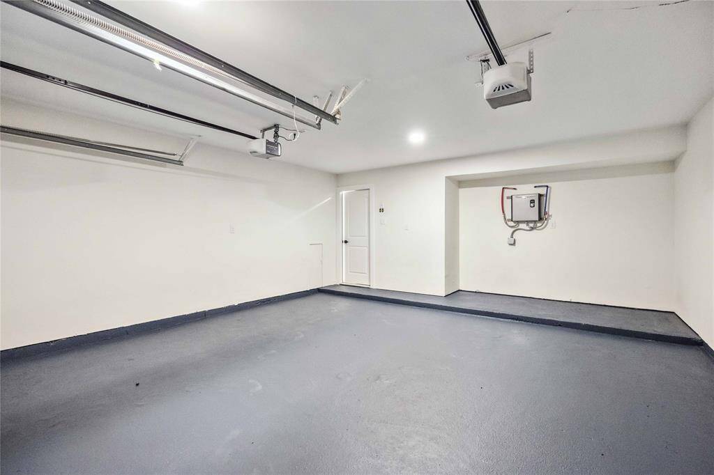 2-Car Garage