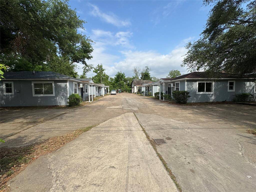 Welcome to 3910-3914 Hoffman Street!