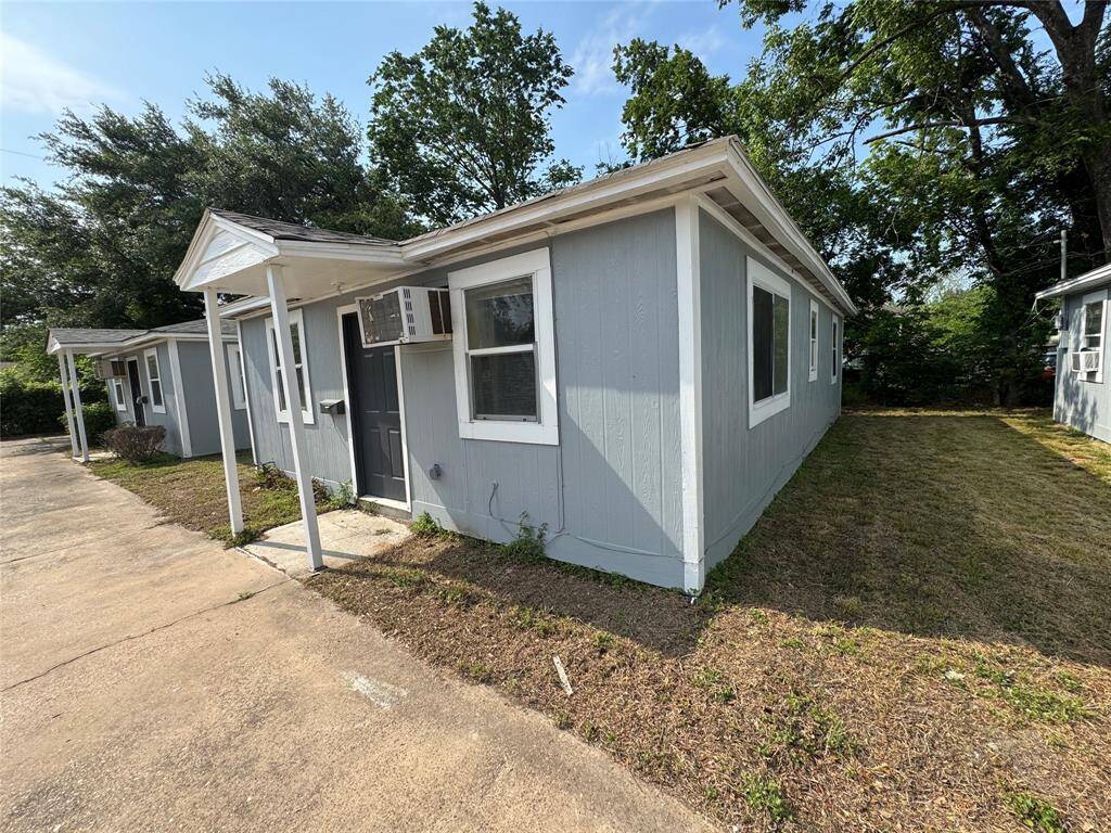 Unit (C) - 2 bedroom, 1 bathroom home.