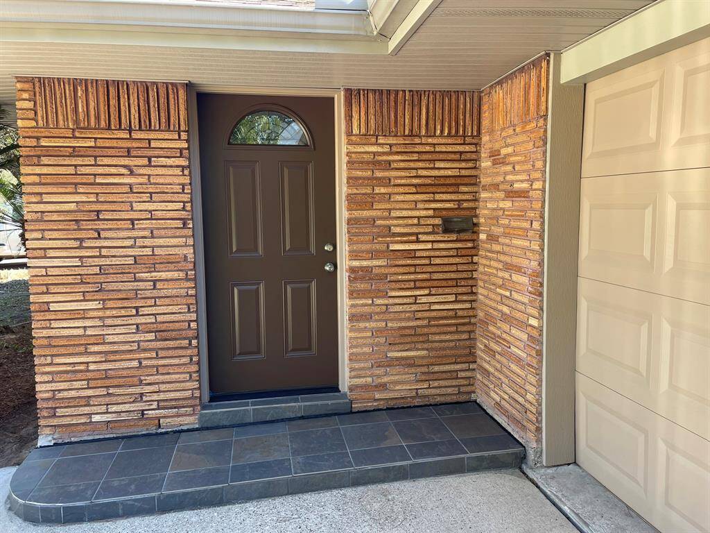 Curb appeal in a wonderful neighborhood