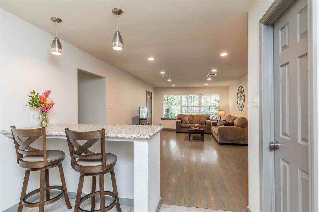 Breakfast bar