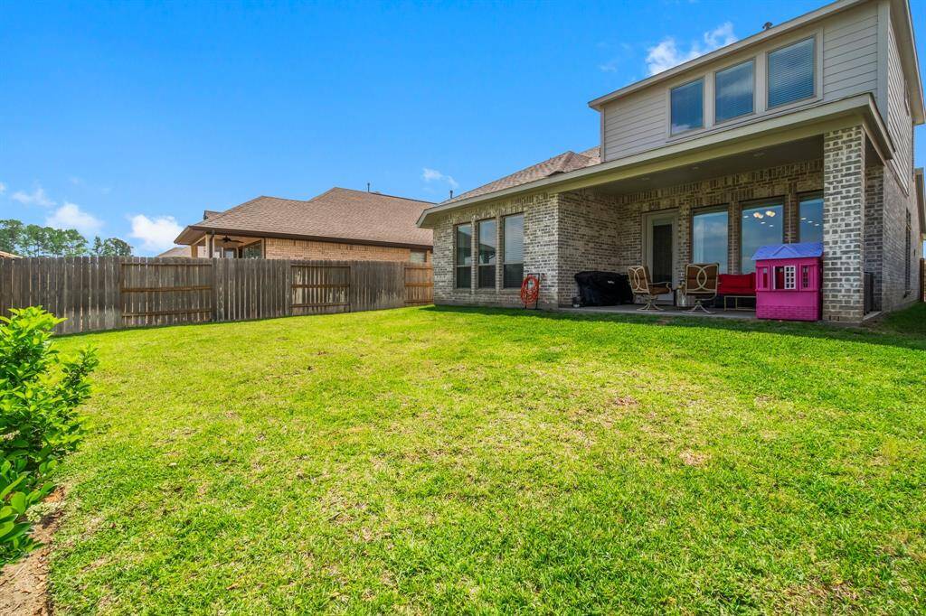 Large back yard, covered patio and no direct back neighbors.