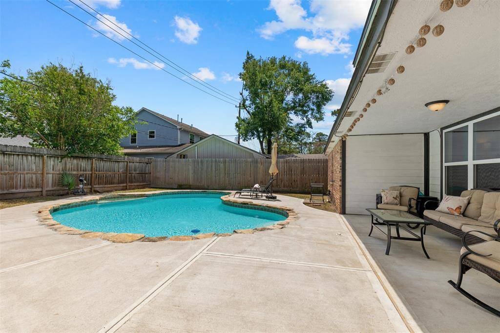Pool/Patio