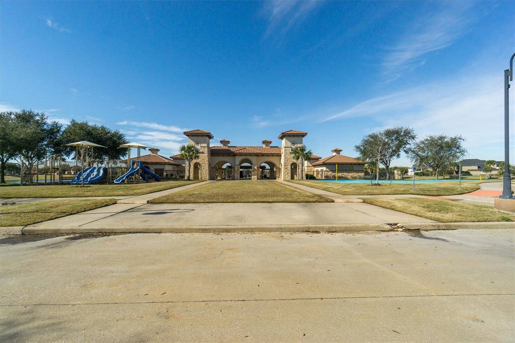 Mar Bella Rec Center!