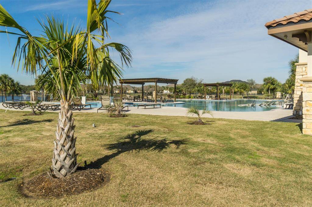Amazing pool available to Mar Bella residents