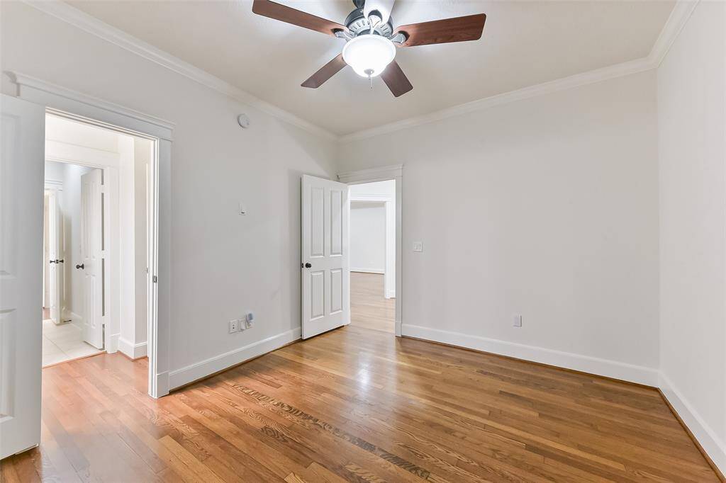 Another view of the spacious secondary bedroom open to the Jack-n-Jill bathroom.