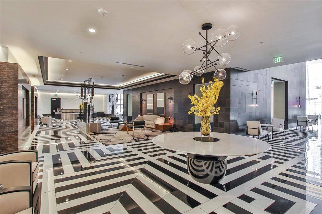 Arabella's staff welcome residents and guests in a beautiful lobby.