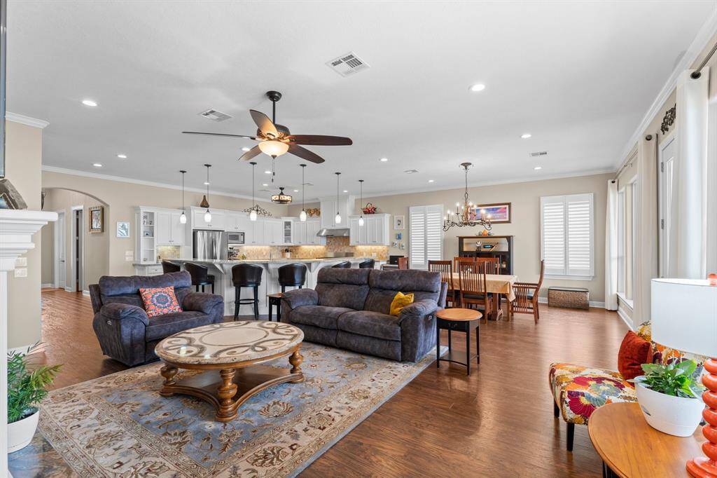 Open and spacious seating