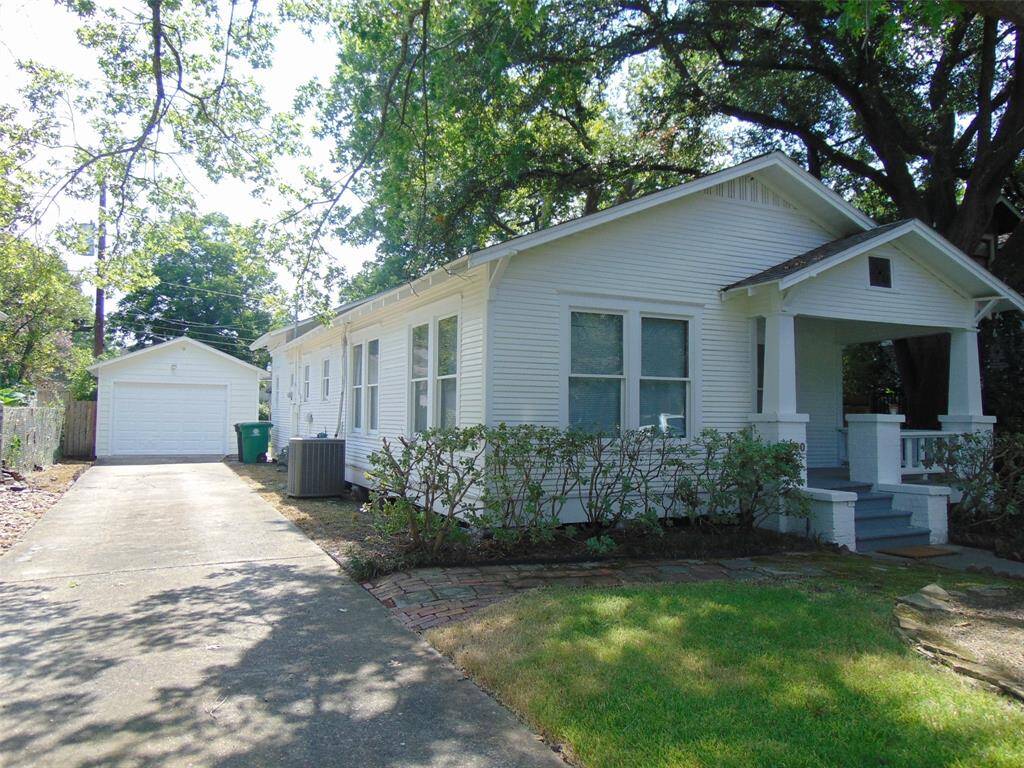 Charming Heights home in North Norhill, 4620 Oak Ridge. Embrace timeless elegance and modern comfort.